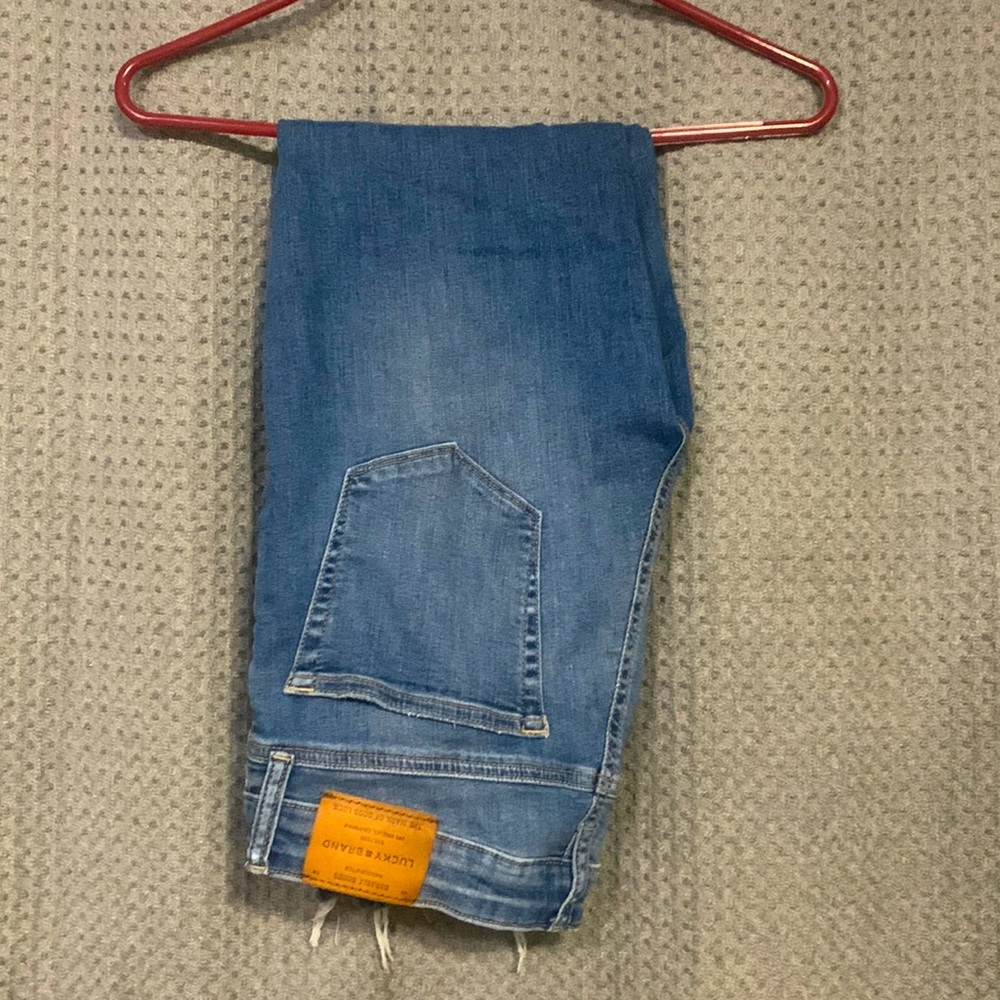Lucky brand blue jeans, size 6/28, Ankle